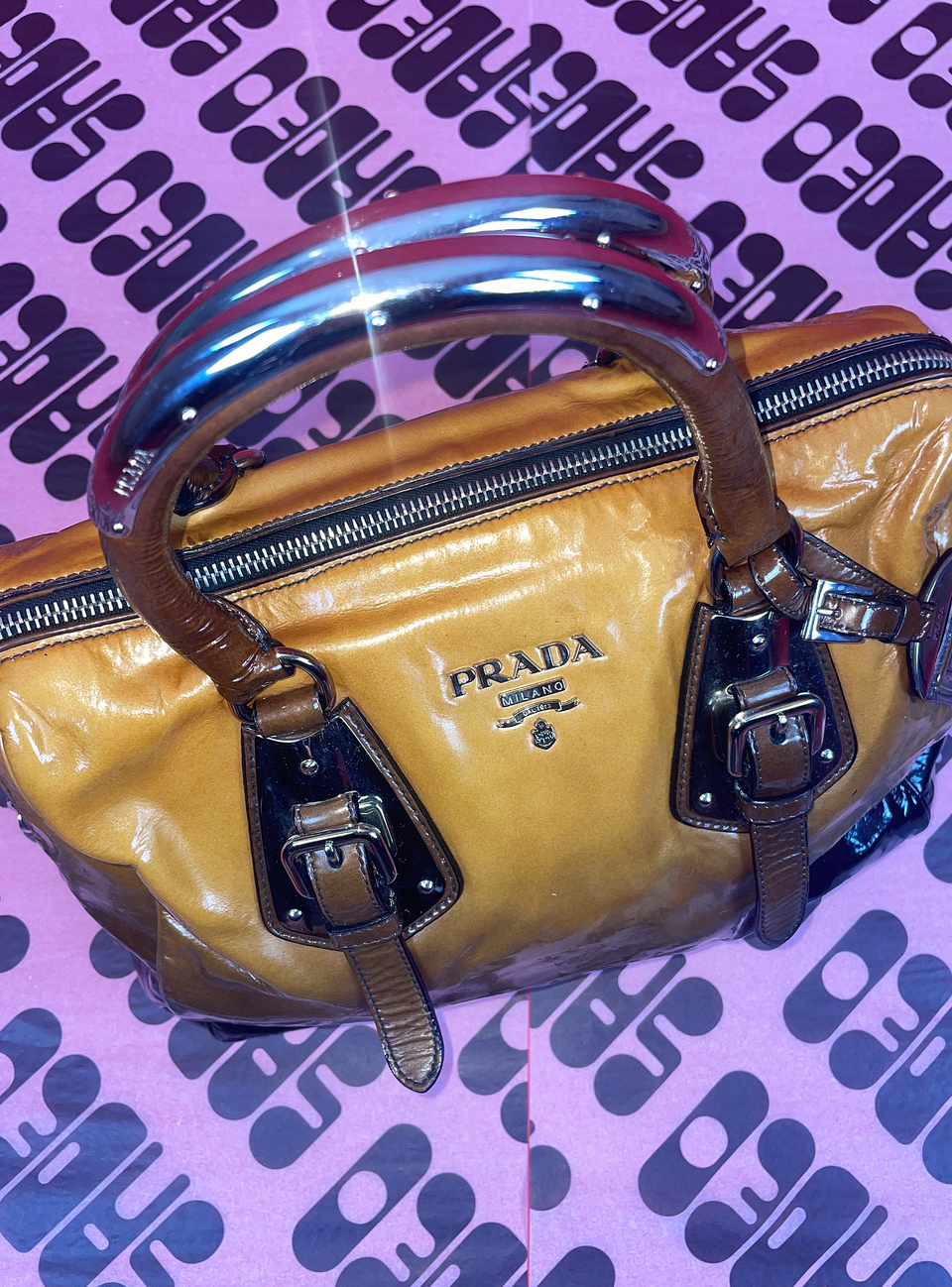 PRADA Nudo/Nero Vernice Sfumata Bauletto Bag