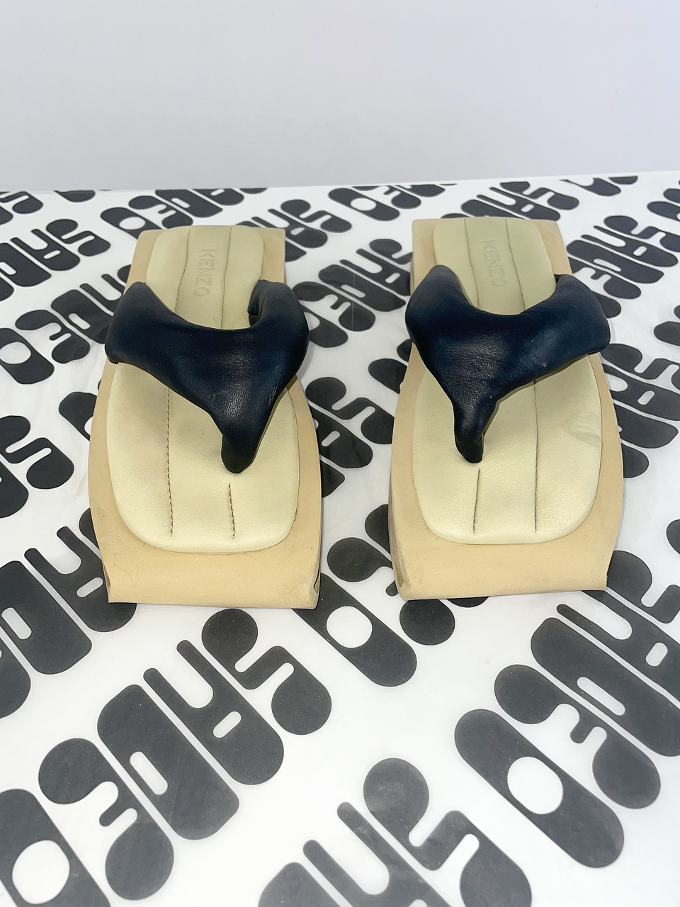 KENZO Japanese slides Sadeo