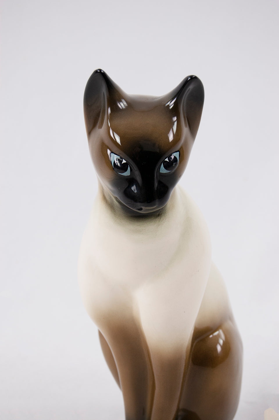 1930s Siamense Porcelain Cat