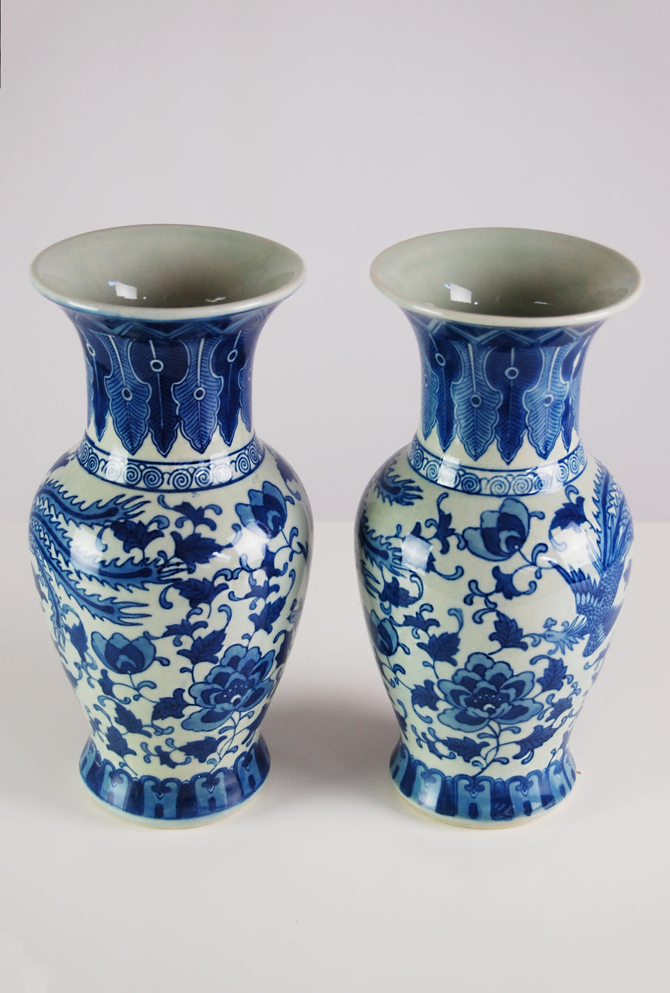 Chinese Porcelain Vase. Set of 2